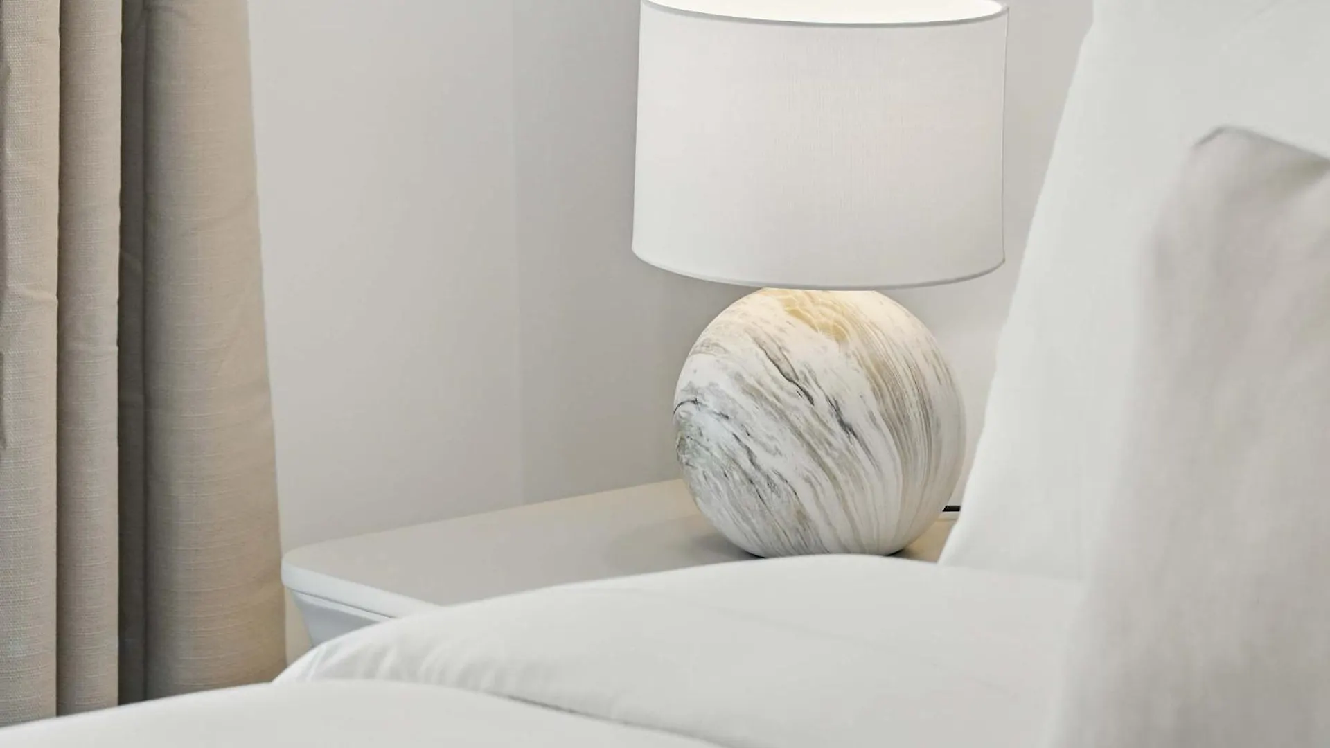 Central Belfast Apartments - The Pass Residences 영국