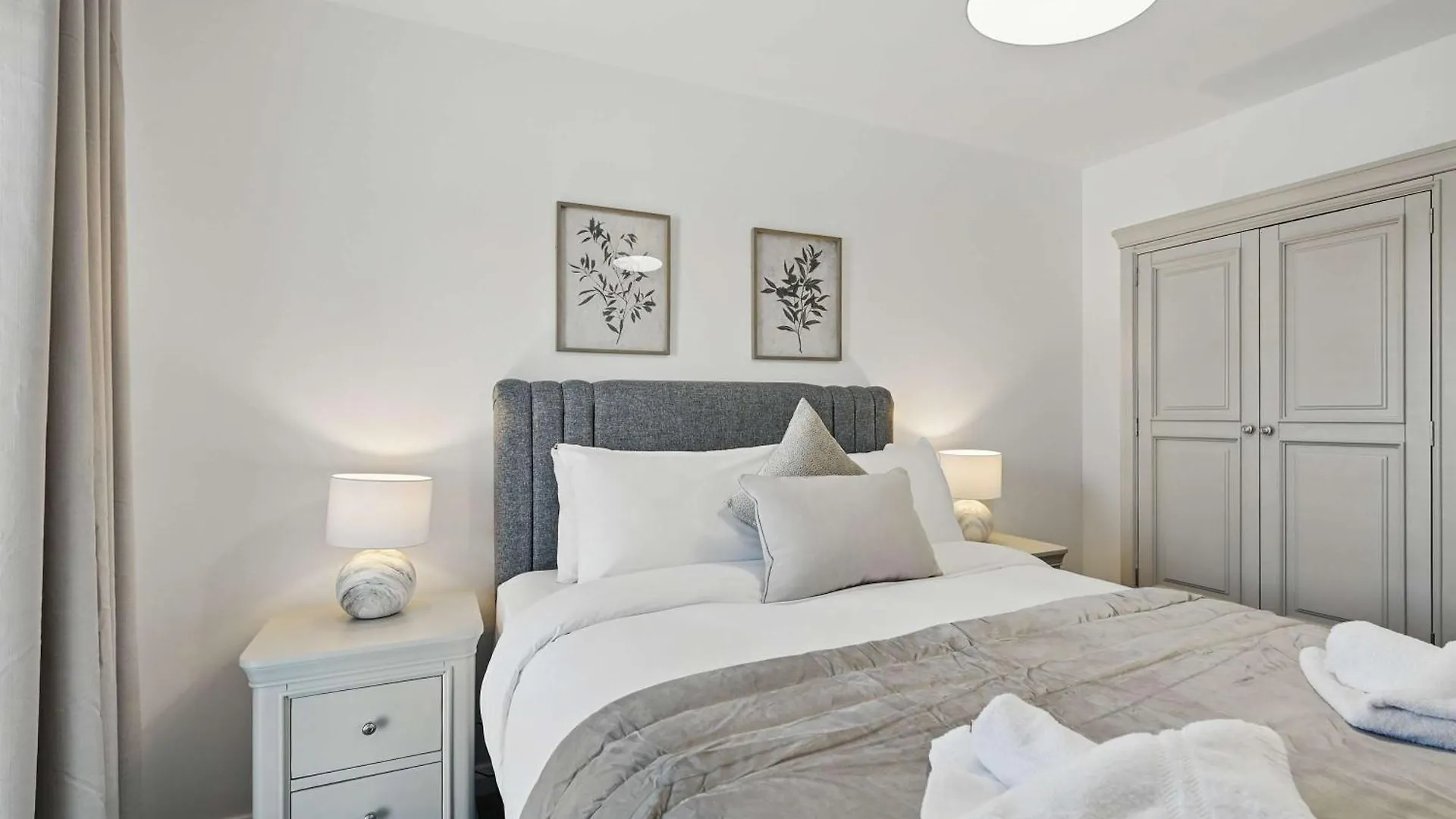 Central Belfast Apartments - The Pass Residences